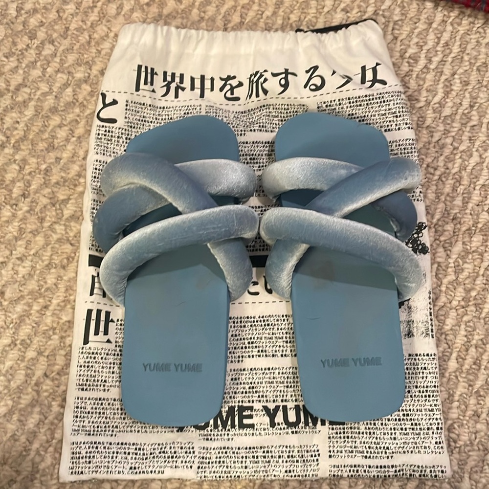 Yume-Yume tyre slide in capri blue (velour)